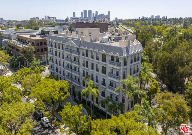 Homes for sale in Beverly Hills, CA | 425 N Maple Drive, Beverly Hills, CA 90210 | Houzeo