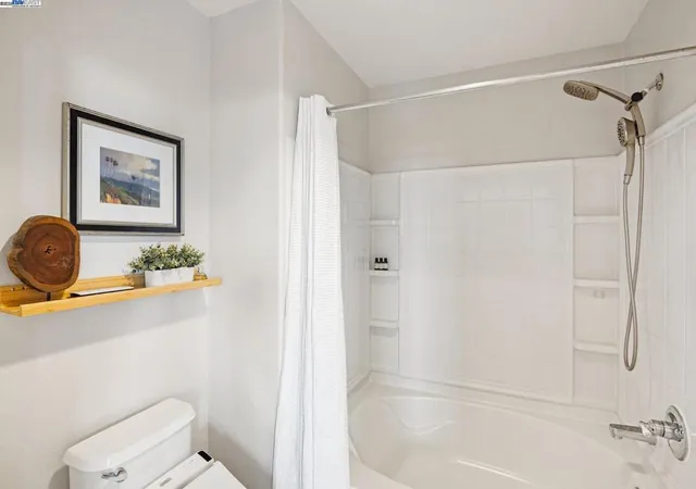 4th image of 1121 40Th St, Emeryville, CA 94608