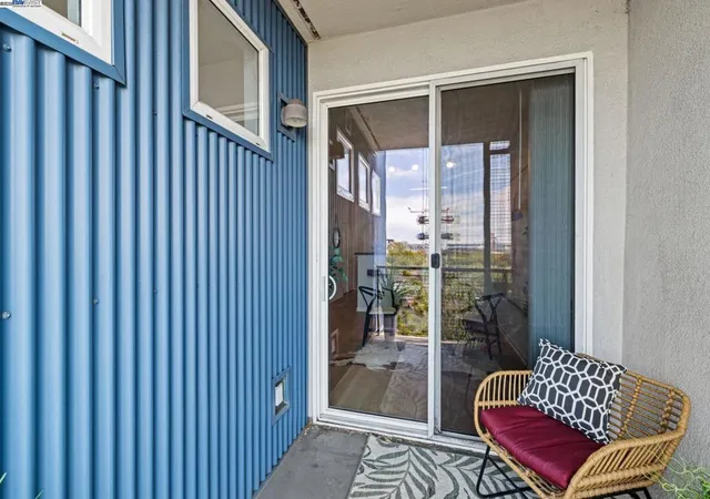 3rd image of 1121 40Th St, Emeryville, CA 94608