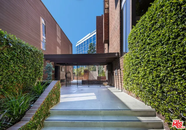 Photo 2 of Condo for sale at 1033 Carol Dr #PH3, West Hollywood, CA 90069 | MLS# 25589825 | Listing updated on 2025-10-14