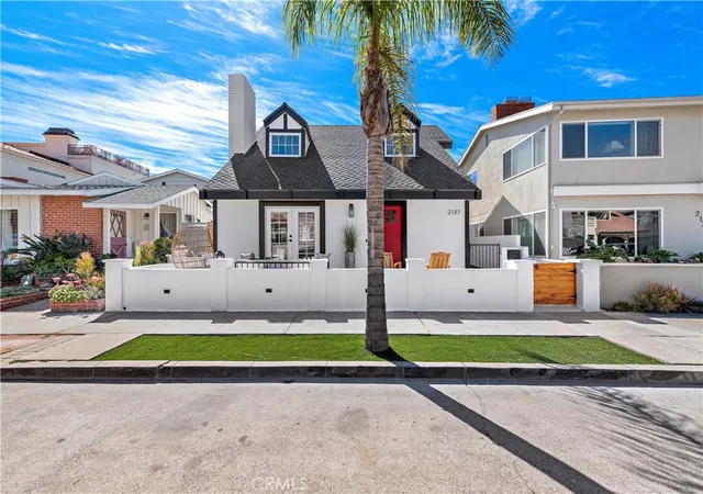 3rd image of 2137 Miramar, Newport Beach, CA 92661 | MLS# PW25221206