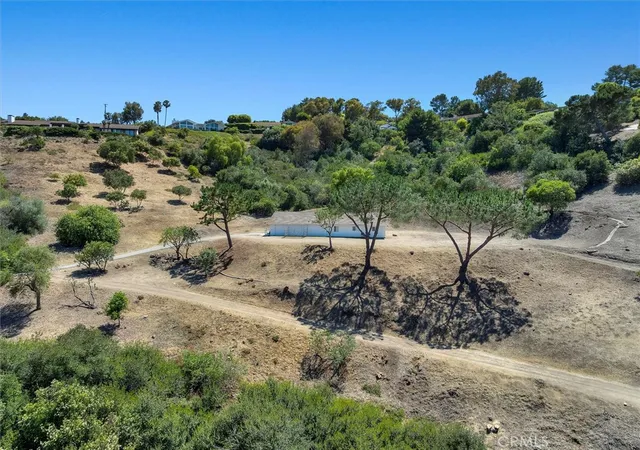 Photo 4 of Land for sale at 4 Poppy Trail, Rolling Hills, CA 90274 | MLS# SB25221444 | Listing updated on 2026-09-16