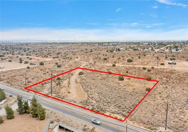 3rd image of 9679 Beekley Rd, Phelan, CA 92371 | MLS# HD25221548