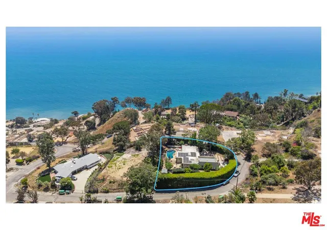 Homes for sale in Malibu, CA | 20556 Little Rock Way, Malibu, CA 90265 | MLS# 25589891
