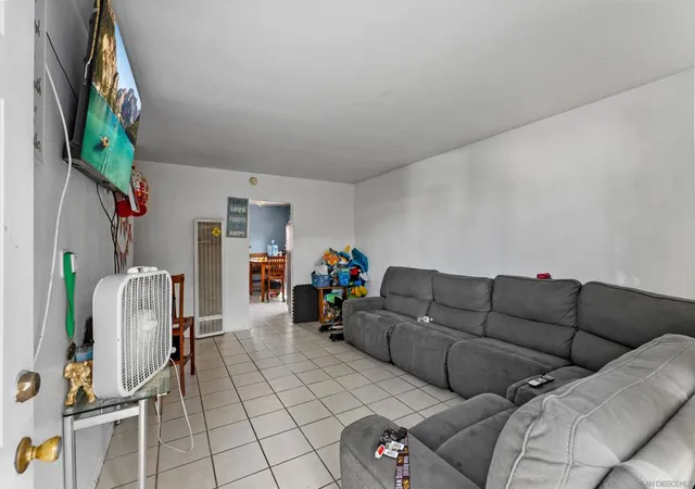 Listing Photo 4 - Condo for sale in building located at 2673 Massachusetts Ave, Lemon Grove, CA 91945