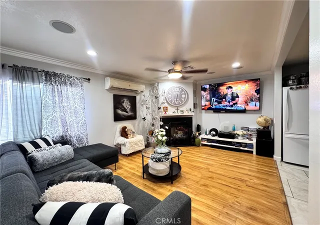 Photo 3 of Manufactured home for sale at 36200 Paradise Ranch Rd #120, Castaic, CA 91384 | MLS# SR25222963 | Listing updated on 2026-09-19