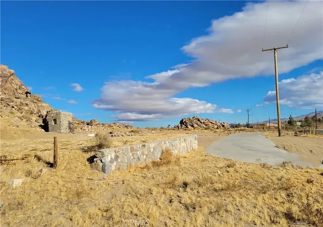 Homes for sale in Lucerne Valley, CA | 30588 Ca-18, Lucerne Valley, CA 92356 | MLS# HD25218645