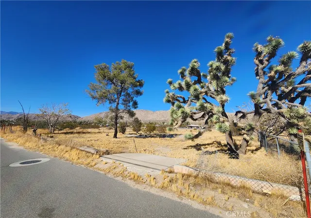 3rd image of 56646 Antelope Trl, Yucca Valley, CA 92284 | MLS# HD25223548