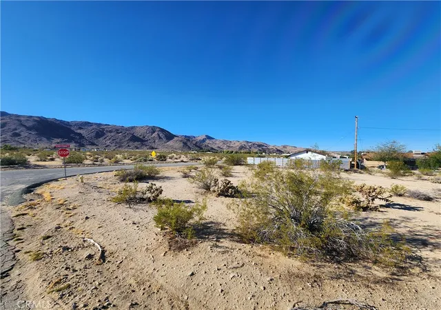 1st image of 4 Lot Juniper Ave, 29 Palms, CA 92277 | MLS# HD25223577