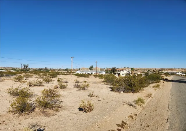 2nd image of 4 Lot Juniper Ave, 29 Palms, CA 92277 | MLS# HD25223577