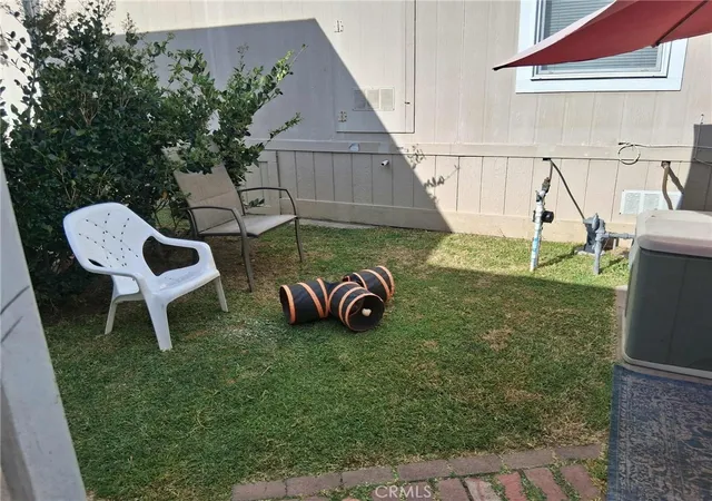 2nd image of 525 Fairfax Dr #2, Costa Mesa, CA 92627 | MLS# HD25223775