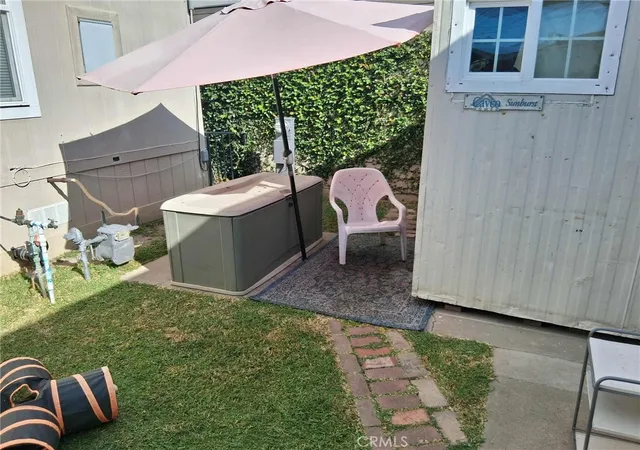 3rd image of 525 Fairfax Dr #2, Costa Mesa, CA 92627 | MLS# HD25223775