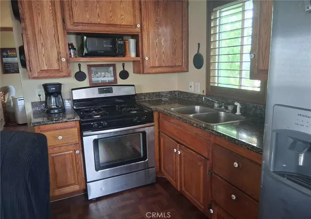 5th image of 525 Fairfax Dr #2, Costa Mesa, CA 92627 | MLS# HD25223775
