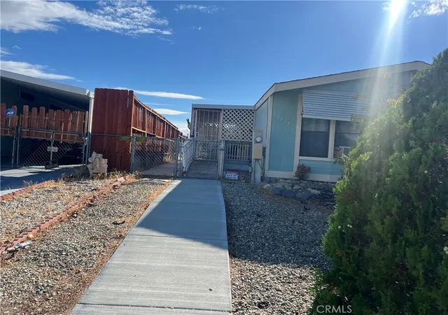 4th image of 13815 Victoria, Victorville, CA 92395 | MLS# IV25223792