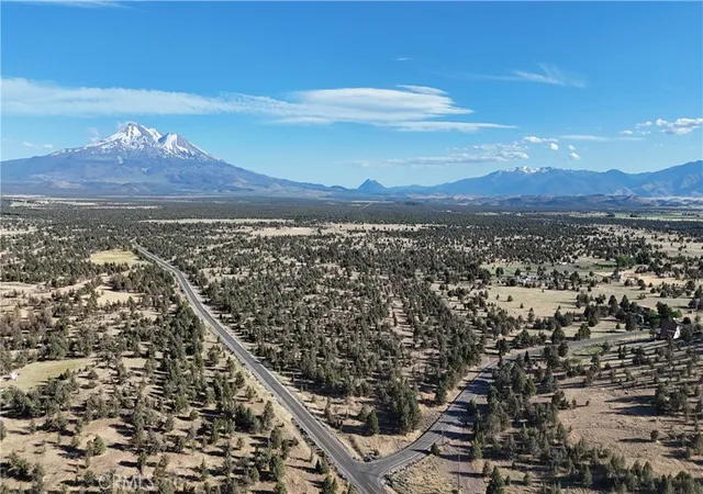 3rd image of 5200 Blackberry Lane, Montague, CA 96064 | MLS# SN25175859