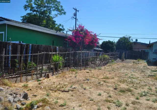 3rd image of 220 Delhi Ave, Stockton, CA 95206 | MLS# 41112526