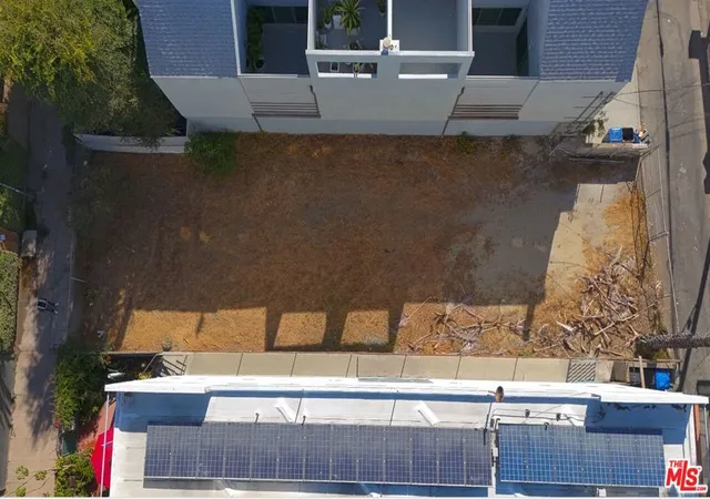 Photo 2 of Land for sale at 23 Wavecrest Ave, Venice, CA 90291 | MLS# 25597071 | Listing updated on 2026-09-18