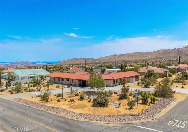 3rd image of 58573 Santa Maria Dr, Yucca Valley, CA 92284 | MLS# JT25224970