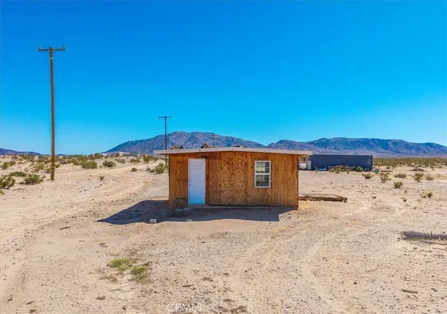 Photo 3 of Single family home for sale at 100 Cactus Jack Ave, Twentynine Palms, CA 92277 | MLS# JT25224781 | Listing updated on 2026-03-25