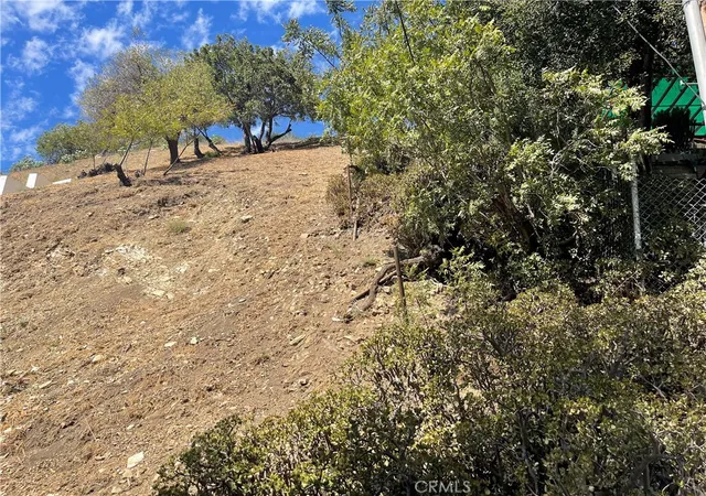 Photo 2 of Land for sale at 3649 Potosi Ave, Studio City, CA 91604 | MLS# SR25224956 | Listing updated on 2026-09-18