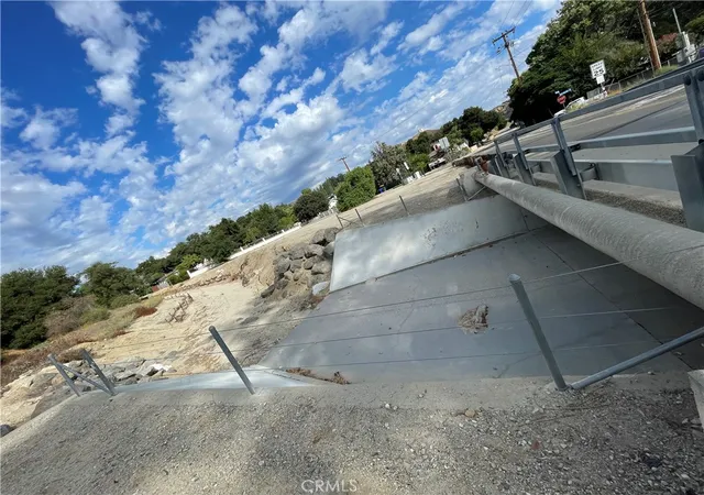 2nd image of 0 Chiquita Canyon Rd, Castaic, CA 91384 | MLS# SR25225757