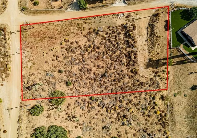 4th image of 14 Camares Dr, Palmdale, CA 93551 | MLS# SR25226388