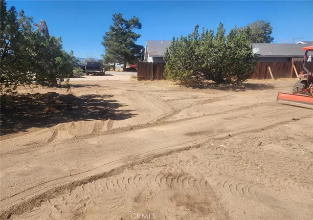2nd image of 0 Spruce, Hesperia, CA 92345 | MLS# CV25226542