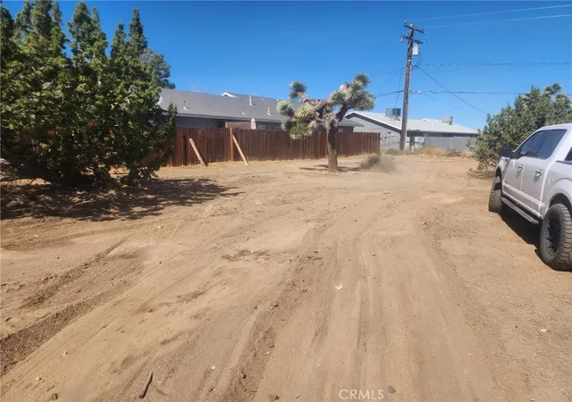 3rd image of 0 Spruce, Hesperia, CA 92345 | MLS# CV25226542