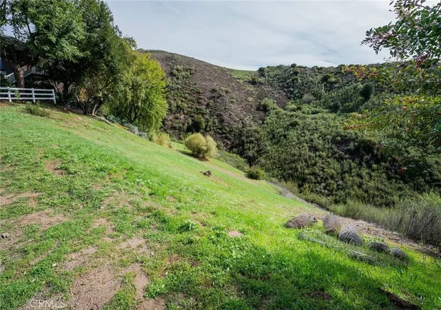 1st image of 16 Holster Ln, Bell Canyon, CA 91307 | MLS# SR25226585