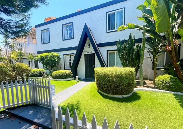 2nd image of 2403 Louella Ave, Venice, CA 90291 | MLS# CV25215931