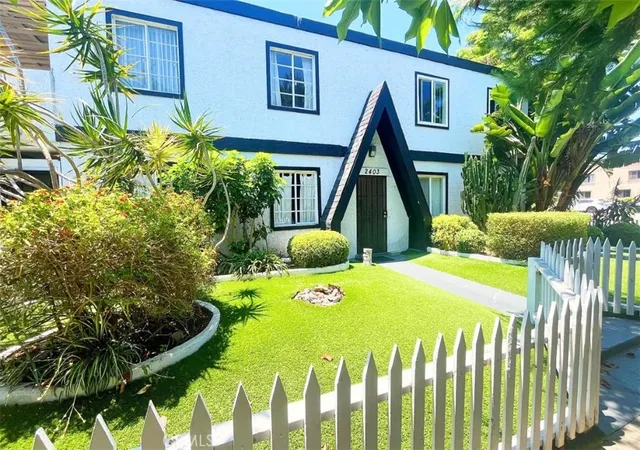 Photo 3 of Multi family home for sale at 2403 Louella Ave, Venice, CA 90291 | MLS# CV25215931 | Listing updated on 2026-05-12