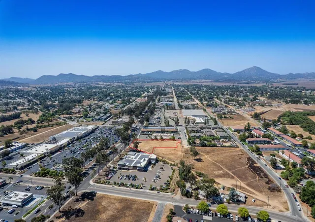 24th image of 1703 Main St, Ramona, CA 92065 | MLS# NDP2509424