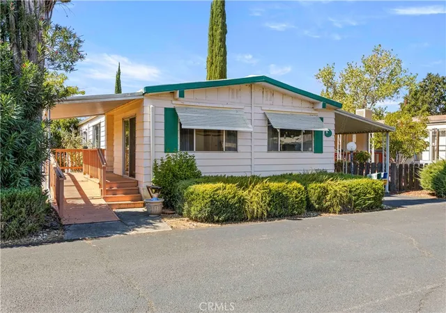 Photo 3 of Manufactured home for sale at 400 Sulphur Bank Dr #73, Clearlake Oaks, CA 95423 | MLS# LC25226448 | Listing updated on 2026-09-29