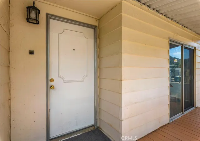Photo 4 of Manufactured home for sale at 400 Sulphur Bank Dr #73, Clearlake Oaks, CA 95423 | MLS# LC25226448 | Listing updated on 2026-09-29