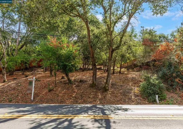 Photo 1 of Land for sale at Glorietta Blvd, Orinda, CA 94563 | MLS# 41113128 | Listing updated on 2026-09-10