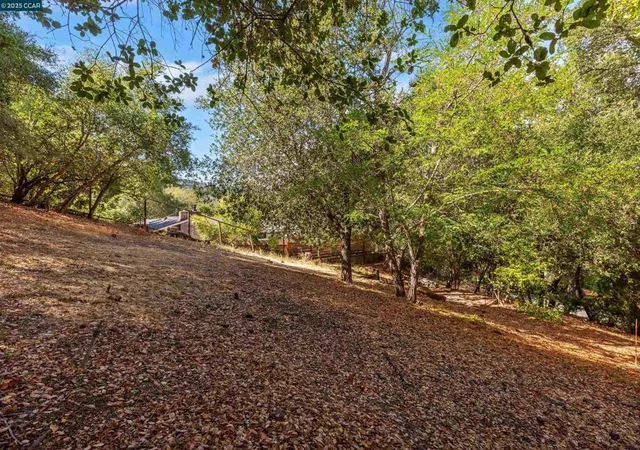 Photo 3 of Land for sale at Glorietta Blvd, Orinda, CA 94563 | MLS# 41113128 | Listing updated on 2026-09-10