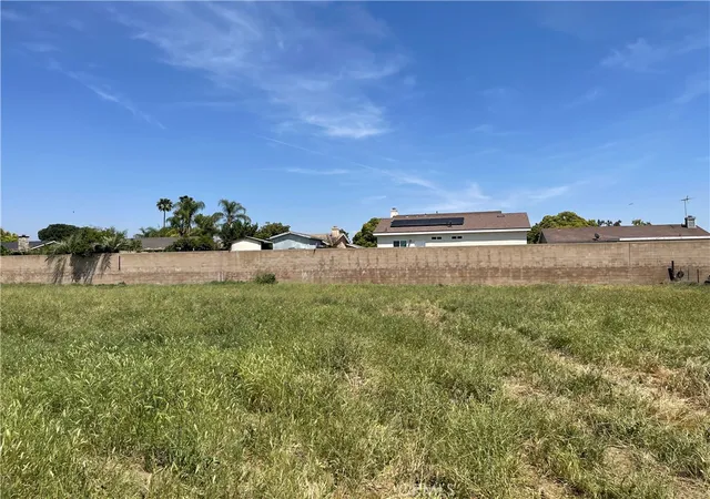 3rd image of 711 Meridian, Colton, CA 92324 | MLS# SR25226387