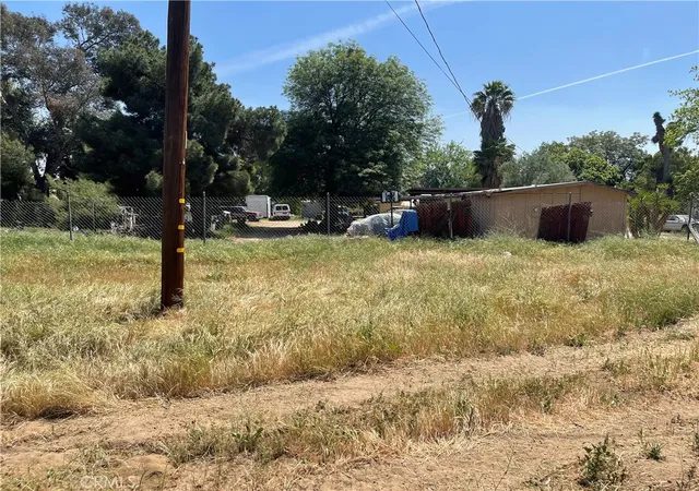 5th image of 711 Meridian, Colton, CA 92324 | MLS# SR25226387