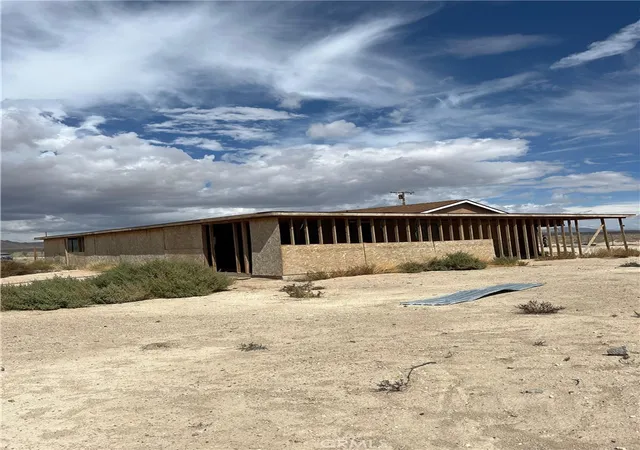 Photo 2 of Single family home for sale at 14588 Locust, Lucerne Valley, CA 92356 | MLS# MC25228740 | Listing updated on 2026-09-18