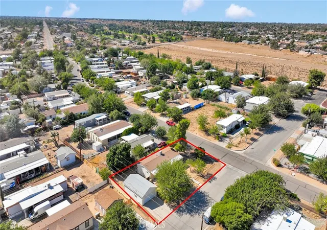 1st image of 19109 Hinton St, Hesperia, CA 92345 | MLS# HD25218098