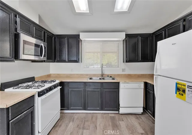 4th image of 19109 Hinton St, Hesperia, CA 92345 | MLS# HD25218098