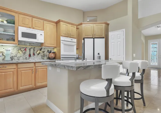 Photo 4 of Sale Pending at 71581 Sahara Rd, Rancho Mirage, CA 92270 | MLS# 219136122DA | Listing updated on 2026-09-30