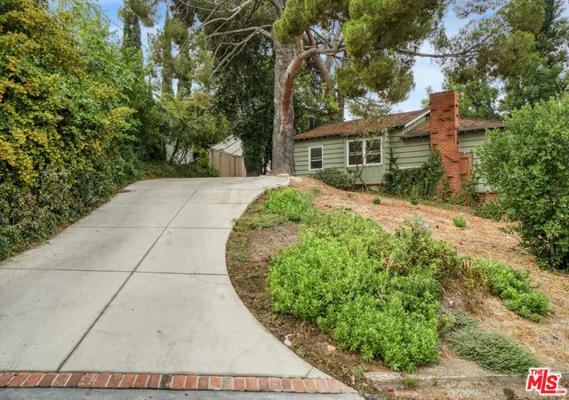 1st image of 22460 Venido Rd, Woodland Hills, CA 91364 | MLS# 25599667