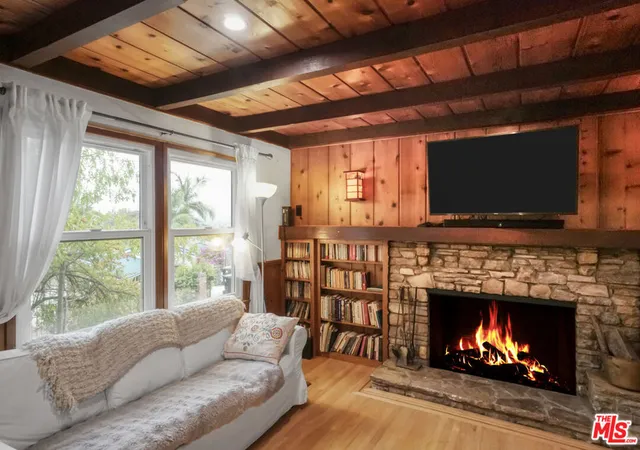 3rd image of 22460 Venido Rd, Woodland Hills, CA 91364 | MLS# 25599667