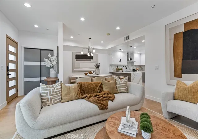 Homes for sale in Torrance, CA | 1022 W 223Rd St #6, Torrance, CA 90502 | MLS# PW25229802