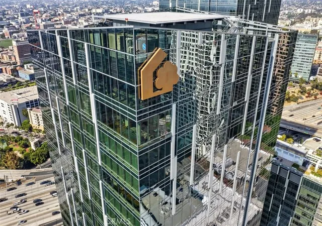 4th image of 877 Francisco St #3102, Los Angeles, CA 90017 | MLS# SR25229862