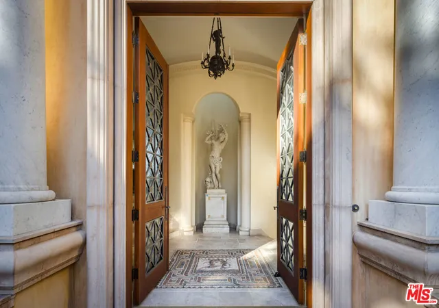 5th image of 1005 Bel Air Ct, Los Angeles, CA 90077 | MLS# 25593139
