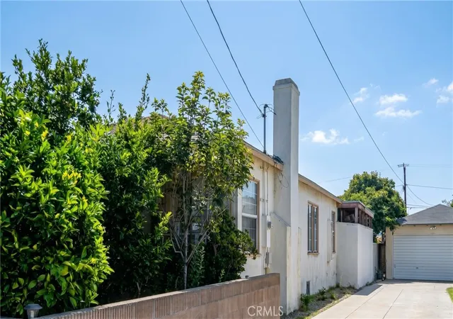 Photo 3 of Single family home for sale at 3802 Hill St, Huntington Park, CA 90255 | MLS# MB25231042 | Listing updated on 2026-10-05
