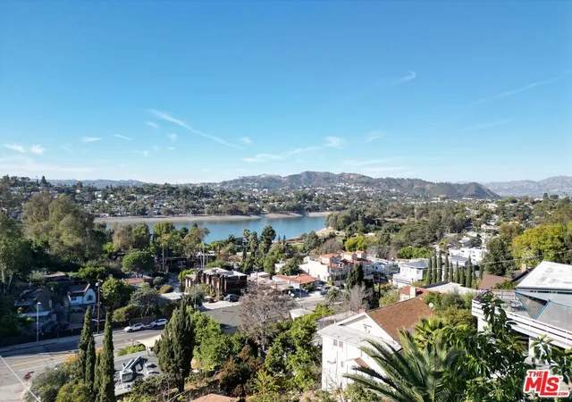 3rd image of 2380 Loma Vista Pl, Los Angeles, CA 90039 | MLS# 25600763