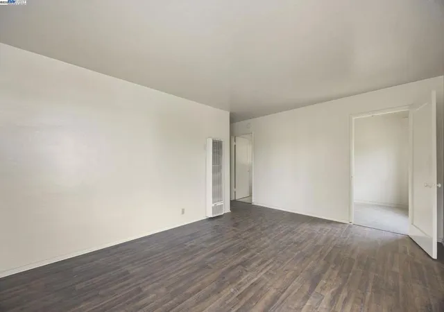 3rd image of 2774 Sacramento St, Berkeley, CA 94702 | MLS# 41113593